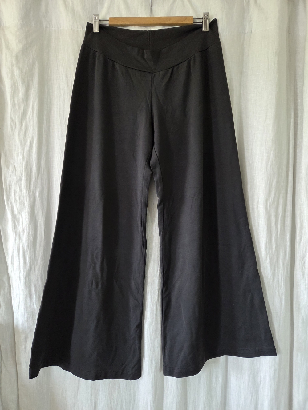 Carol Young | Undesigned Wide-Leg Pants in Gray